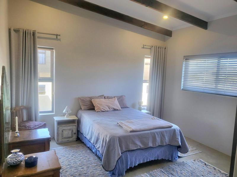 6 Bedroom Property for Sale in Sunset Estate Western Cape
